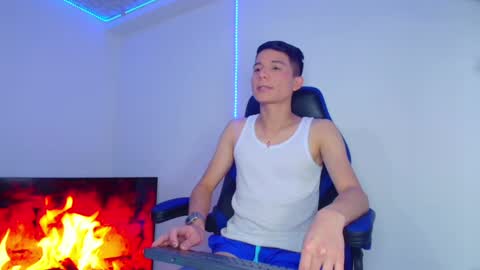 BRYAM INDEPENDENT MODEL online show from 01.29.25