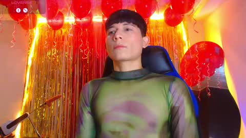 BRYAM INDEPENDENT MODEL online show from 09.18.25