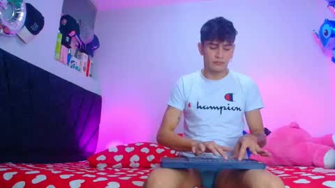 BRYAM INDEPENDENT MODEL online show from 03.01.26