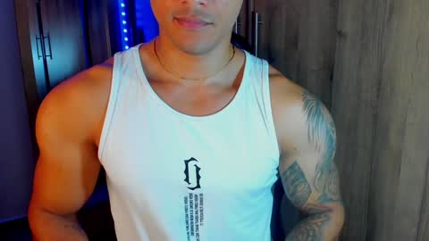 Snapshot of bryan_boy_ chatting on 01.30.25 bryan online show from 01.30.25