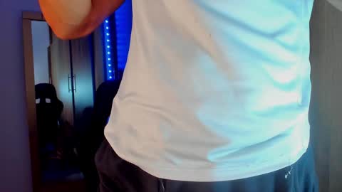 Snapshot of bryan_boy_ chatting on 01.31.25 bryan online show from 01.31.25