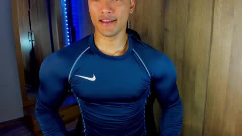 Snapshot of bryan_boy_ chatting on 02.20.25 bryan online show from 02.20.25