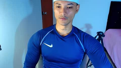 Snapshot of bryan_boy_ chatting on 11.01.25 bryan online show from 11.01.25