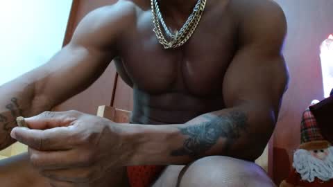 Enjoy the best muscle straws   online show from 02.02.25
