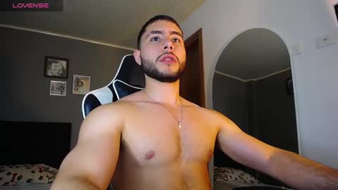 Snapshot of bryan_oficials chatting on 12.03.24 bryan_oficials online show from 12.03.24