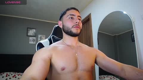 Snapshot of bryan_oficials chatting on 12.17.24 bryan_oficials online show from 12.17.24