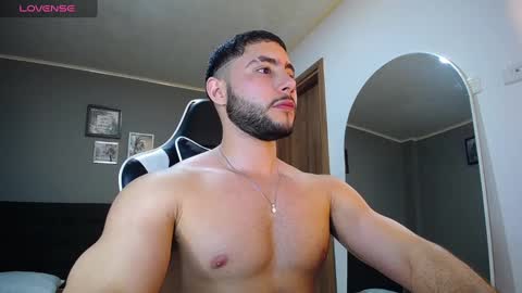 Snapshot of bryan_oficials chatting on 12.25.24 bryan_oficials online show from 12.25.24