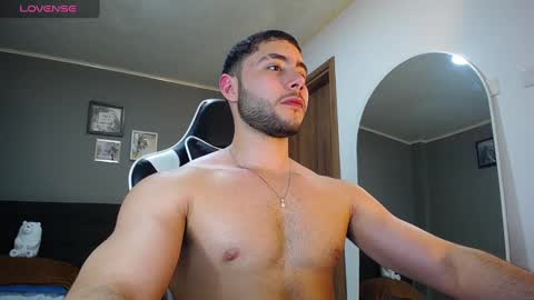 Snapshot of bryan_oficials chatting on 01.08.25 bryan_oficials online show from 01.08.25