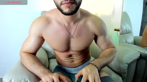 Snapshot of bryan_oficials chatting on 03.10.25 bryan_oficials online show from 03.10.25