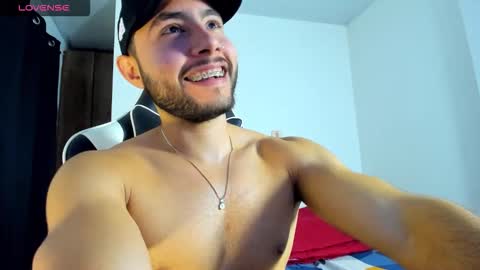 Snapshot of bryan_oficials chatting on 10.11.25 bryan_oficials online show from 10.11.25