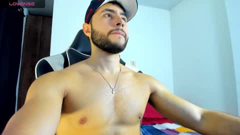 Snapshot of bryan_oficials chatting on 10.15.25 bryan_oficials online show from 10.15.25