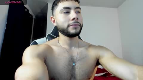 Snapshot of bryan_oficials chatting on 11.30.25 bryan_oficials online show from 11.30.25