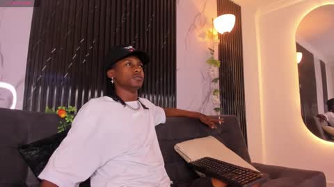 Snapshot of bryxxxon1 chatting on 02.06.25 Bryxon online show from 02.06.25