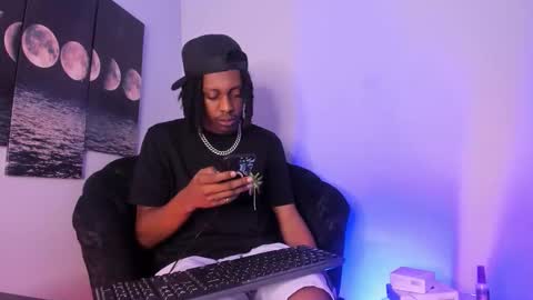 Snapshot of bryxxxon1 chatting on 09.08.25 Bryxon online show from 09.08.25