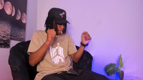 Snapshot of bryxxxon1 chatting on 09.28.25 Bryxon online show from 09.28.25