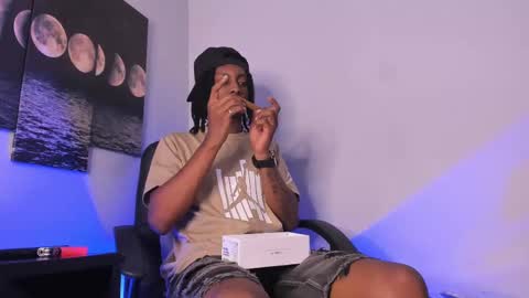 Snapshot of bryxxxon1 chatting on 10.04.25 Bryxon online show from 10.04.25