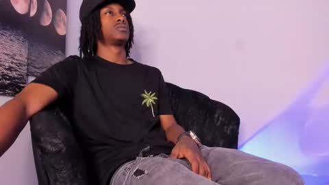 Snapshot of bryxxxon1 chatting on 10.05.25 Bryxon online show from 10.05.25