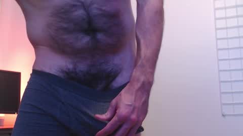 Snapshot of bt5002 chatting on 11.25.25 BT online show from 11.25.25