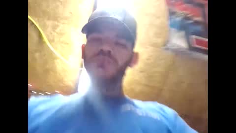 Snapshot of btown3095 chatting on 10.05.25 btown3095 online show from 10.05.25