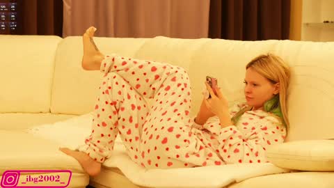 Bubble  gum  online show from 01.30.25