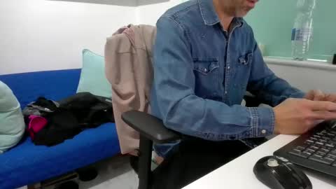 Snapshot of bubblebumdave chatting on 11.05.25 Bubblebum online show from 11.05.25