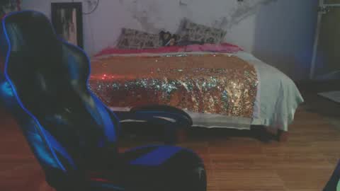 Snapshot of bubblebut11 chatting on 12.24.24 Isabella but call me isa online show from 12.24.24
