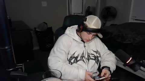 Snapshot of bubblebuttbdn chatting on 10.31.25 BubblebuttBdn online show from 10.31.25