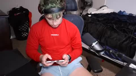 Snapshot of bubblebuttbdn chatting on 11.02.25 BubblebuttBdn online show from 11.02.25