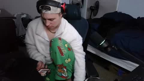 Snapshot of bubblebuttbdn chatting on 11.30.25 BubblebuttBdn online show from 11.30.25