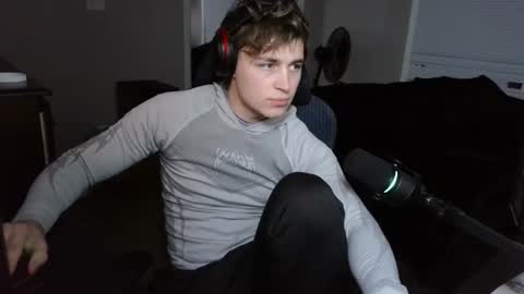 Snapshot of bubblebuttbdn chatting on 12.15.25 BubblebuttBdn online show from 12.15.25