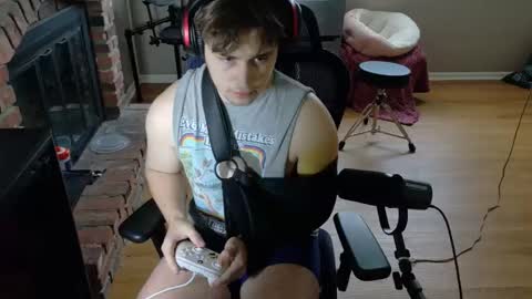 Snapshot of bubblebuttbdn chatting on 04.15.26 BubblebuttBdn online show from 04.15.26