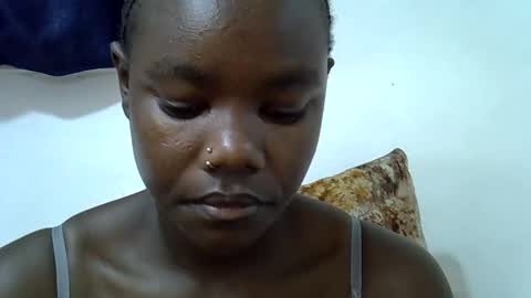 Snapshot of bubbly_ass247 chatting on 09.28.25 bubbly online show from 09.28.25