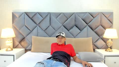 Snapshot of buda_and_cataleya_ chatting on 11.19.25 Buda y Cataleya online show from 11.19.25