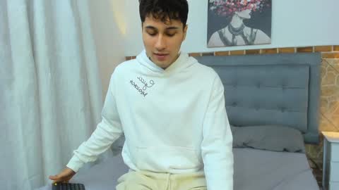 Snapshot of buddy_whitte chatting on 01.19.25 Buddy Whitte online show from 01.19.25