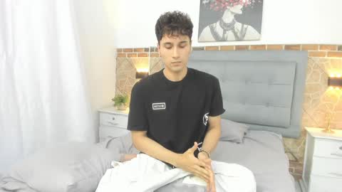 Snapshot of buddy_whitte chatting on 01.22.25 Buddy Whitte online show from 01.22.25