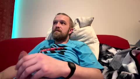 budgie1095 online show from 01.14.25