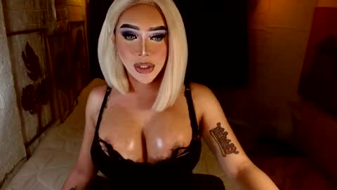 Lucienne online show from 11.27.25