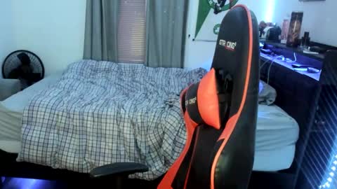 buffsexyman24 online show from 02.25.25