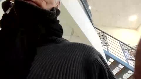 Snapshot of bulkyboners chatting on 01.19.25 ejaculation for 250 online show from 01.19.25