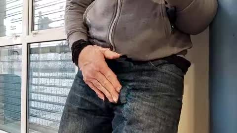 Snapshot of bulkyboners chatting on 02.02.25 ejaculation for 250 online show from 02.02.25