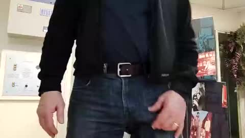 Snapshot of bulkyboners chatting on 02.23.25 ejaculation for 250 online show from 02.23.25