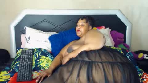 Snapshot of bulkyyass4u chatting on 09.18.25 bulkyyass4u online show from 09.18.25