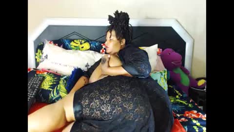 Snapshot of bulkyyass4u chatting on 11.30.25 bulkyyass4u online show from 11.30.25