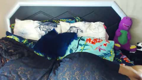 Snapshot of bulkyyass4u chatting on 12.16.25 bulkyyass4u online show from 12.16.25