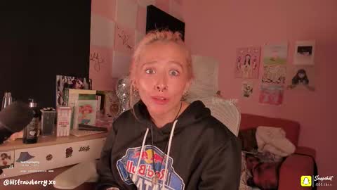 Snapshot of bun_nyx chatting on 10.04.25        online show from 10.04.25