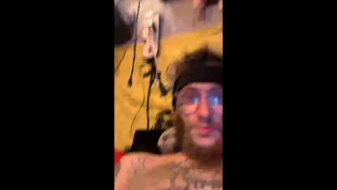 Snapshot of bunniandcryme chatting on 11.26.25 bunniandcryme online show from 11.26.25