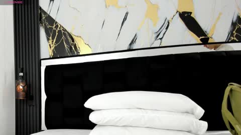 Snapshot of bunny_maxxi chatting on 11.19.25 bunny online show from 11.19.25