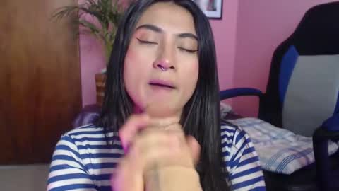 bunnyEmilyR0s33 online show from 12.05.25