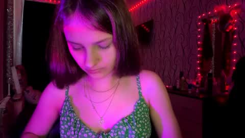 Snapshot of bunnytrussel chatting on 05.31.26 Bella online show from 05.31.26