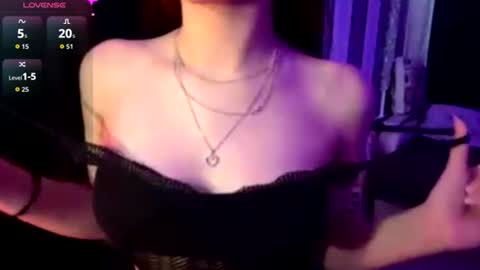 Snapshot of bunnytrussel chatting on 07.19.26 Bella online show from 07.19.26